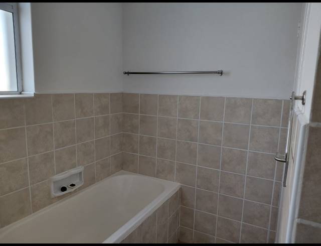 2 bed property to rent in PLUMSTEAD